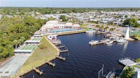 5655 Captain John Smith Loop, North Fort Myers FL - photo 15 of 48