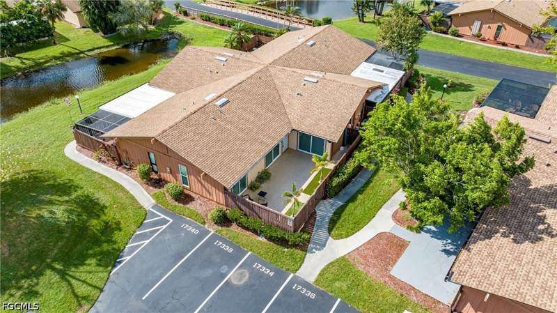 2 bedroom Attached at 17334 Birchwood Ln, Royal Woods, Fort Myers — photo 5