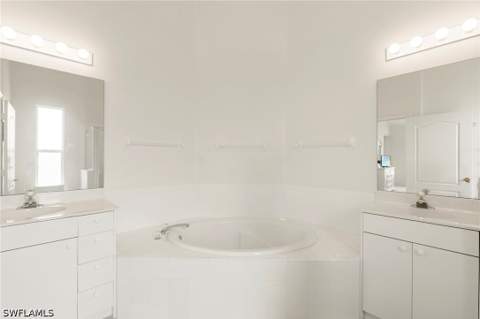 285 Cays Dr 2306, Naples FL - photo 10 of 22