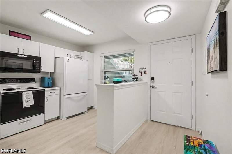 2 bedroom Condominium at 14501 Lakewood Trace Ct 103, Summerlin Trace Condo, Fort Myers — photo 2
