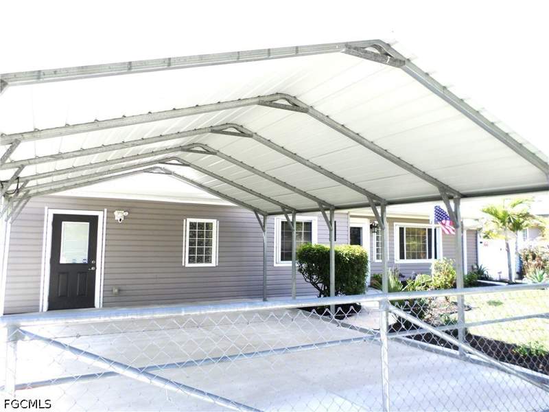 3 bedroom SingleFamilyResidence at 4436 Poinsettia St, Alabama Grove Addn, Fort Myers — photo 2