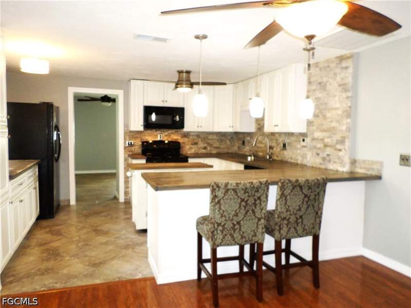 3 bedroom SingleFamilyResidence at 4436 Poinsettia St, Alabama Grove Addn, Fort Myers — photo 4