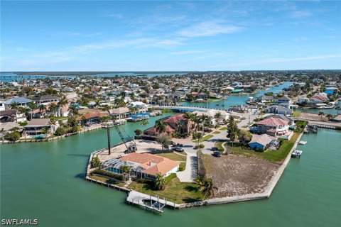 1231 Redwood Ct, Marco Island FL - photo 11 of 17
