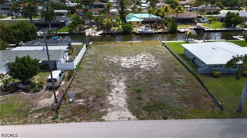 4 bedroom SingleFamilyResidence at 5125 Avalon Dr, Yacht Club, Cape Coral — photo 4