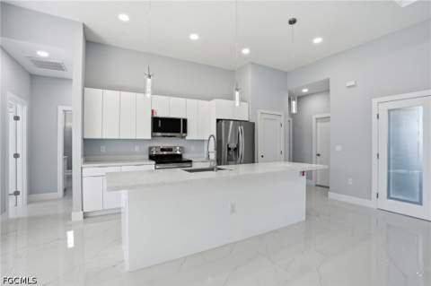 431 Palmyra Ave, Lehigh Acres FL - photo 8 of 44