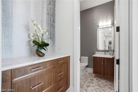 264 8th Ave S, Naples FL - photo 10 of 40