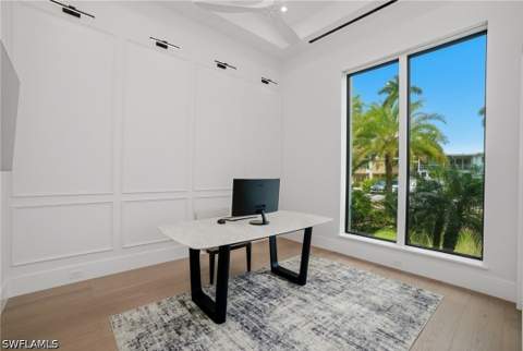 264 8th Ave S, Naples FL - photo 15 of 40