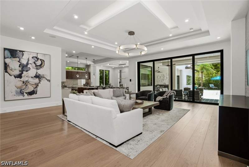 5 bedroom SingleFamilyResidence at 264 8th Ave S, Olde Naples, Naples — photo 3