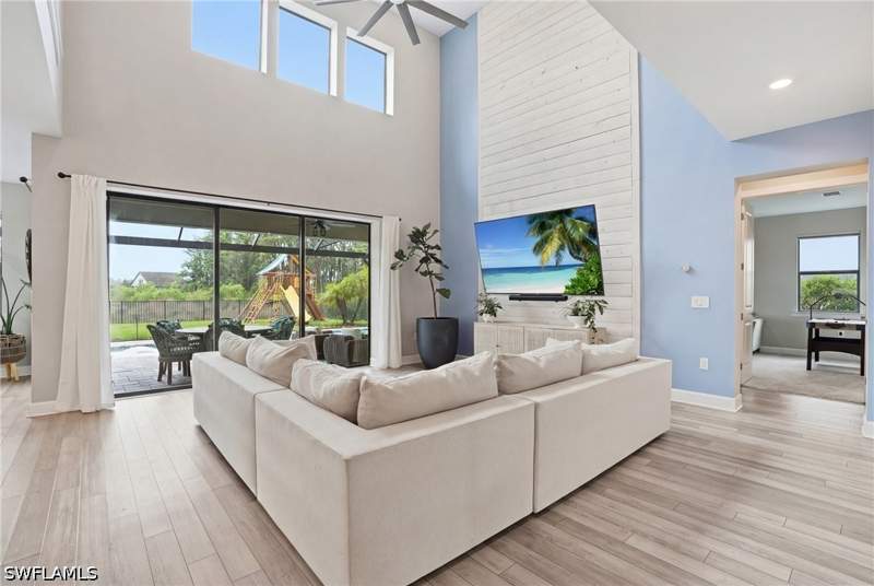 4 bedroom SingleFamilyResidence at 19194 Elston Way, The Place At Corkscrew, Estero — photo 4