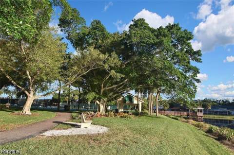 15065 Cloverdale Dr, Fort Myers FL - photo 23 of 28
