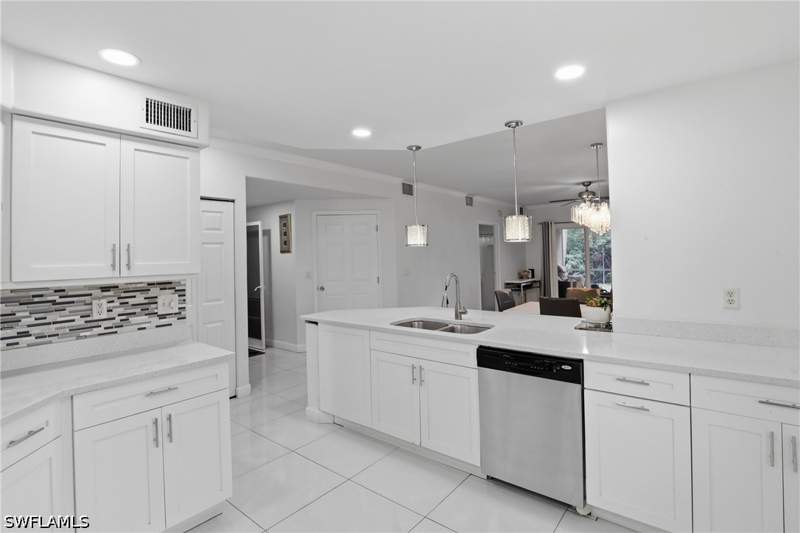 3 bedroom Condominium at 12351 Notting Hill Ln 34, Colony, Bonita Springs — photo 4