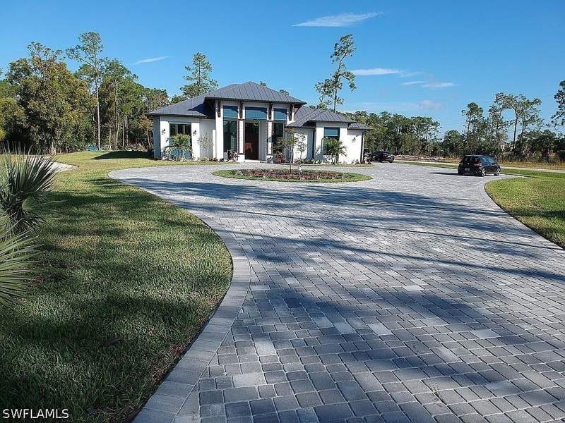 4 bedroom SingleFamilyResidence at 6423 Livingston Woods Ln, Livingston Woods, Naples — photo 3