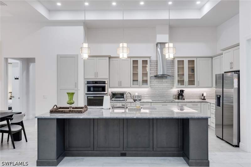 4 bedroom SingleFamilyResidence at 6423 Livingston Woods Ln, Livingston Woods, Naples — photo 5