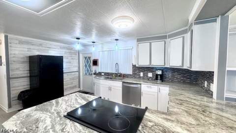 5512 Salem Ln, North Fort Myers FL - photo 7 of 46