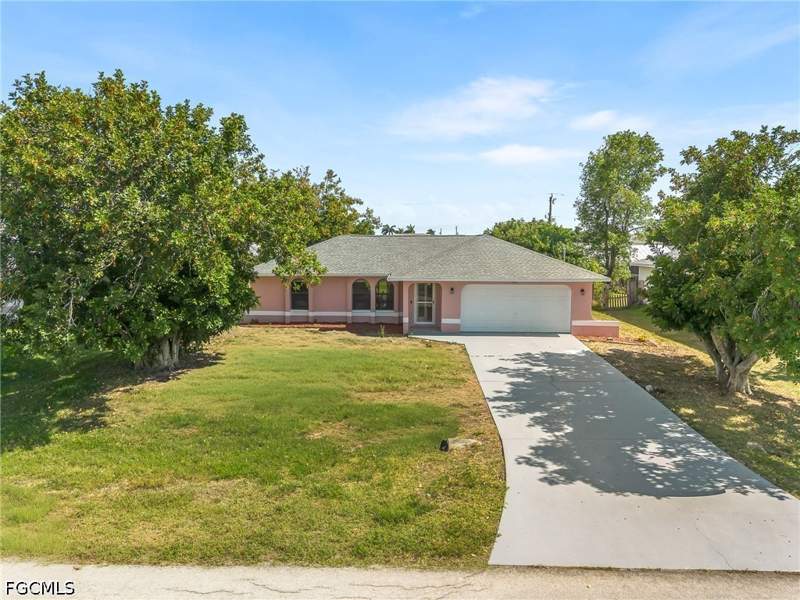 3 bedroom SingleFamilyResidence at 930 SW 34th ST, CAPE CORAL, Cape Coral — photo 1