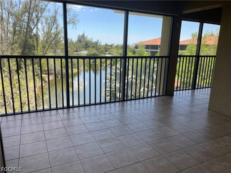 3 bedroom Condominium at 10031 Lake Cove Dr 302, Fisherman'S Cove, Fort Myers — photo 4