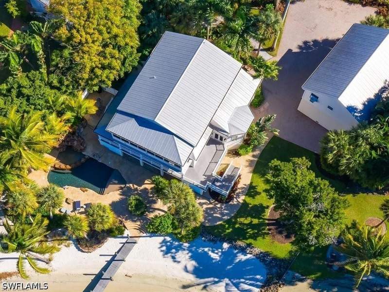 6 bedroom SingleFamilyResidence at 100 Fairview Ave, Coral Park, Fort Myers — photo 2