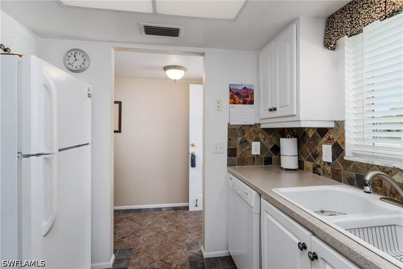 2 bedroom Condominium at 5515 Rattlesnake Hammock Rd 205, Golf View Manor Condo, Naples — photo 5