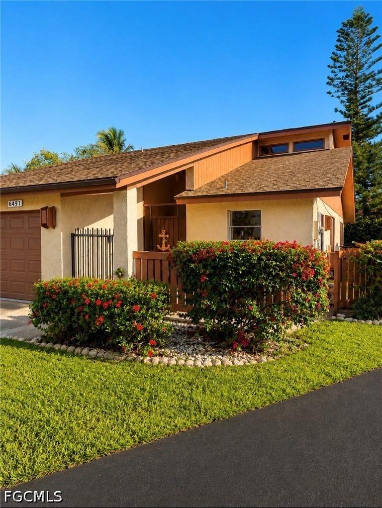 3 bedroom SingleFamilyResidence at 6491 Royal Woods Dr, Royal Woods, Fort Myers — photo 2