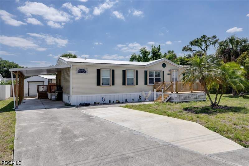 3 bedroom ManufacturedHome at 2480 Austin Smith CT, SPRING WOODS M/H SUBD, North Fort Myers — photo 2