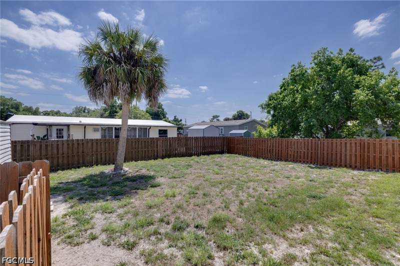 3 bedroom ManufacturedHome at 2480 Austin Smith CT, SPRING WOODS M/H SUBD, North Fort Myers — photo 4