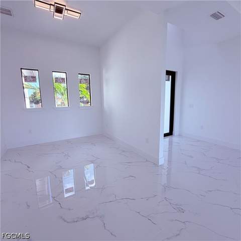 3910 10th St W, Lehigh Acres FL - photo 7 of 33