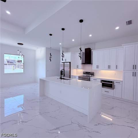 3910 10th St W, Lehigh Acres FL - photo 8 of 33
