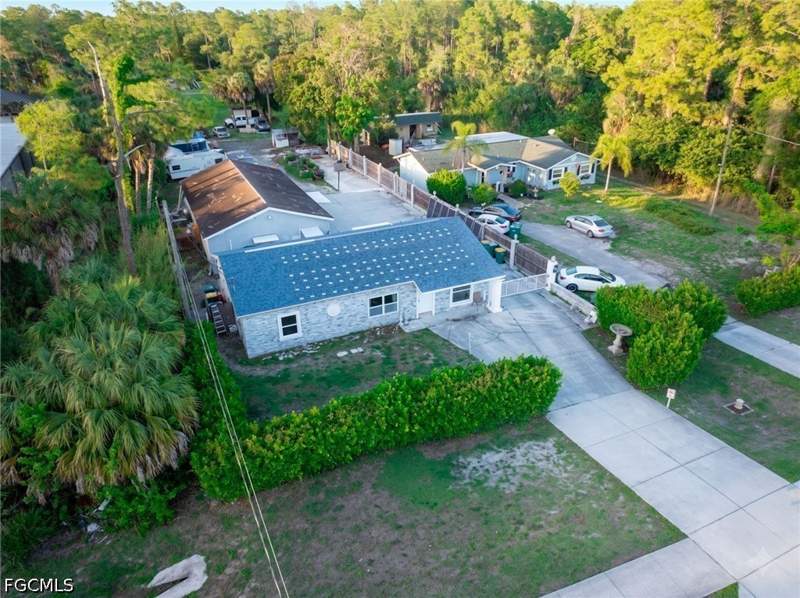 4 bedroom SingleFamilyResidence at 3871 White Blvd, Golden Gate Estates, Naples — photo 2