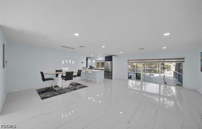 3 bedroom SingleFamilyResidence at 1609 SE 41st St, Cape Coral, Cape Coral — photo 3