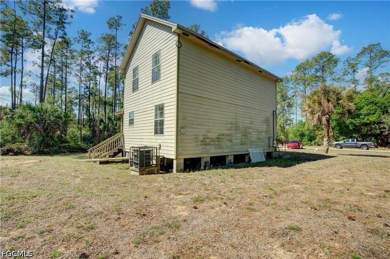 3 bedroom SingleFamilyResidence at 1002 Henry Ave, Lehigh Acres, Lehigh Acres — photo 4