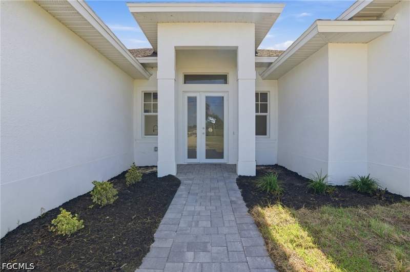 3 bedroom SingleFamilyResidence at 4324 NE 14th Ave, Cape Coral, Cape Coral — photo 3