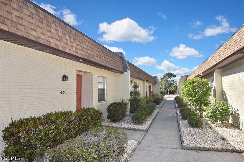 1 bedroom Condominium at 6300 S Pointe Blvd 436, South Pointe Villas Condo, Fort Myers — photo 2