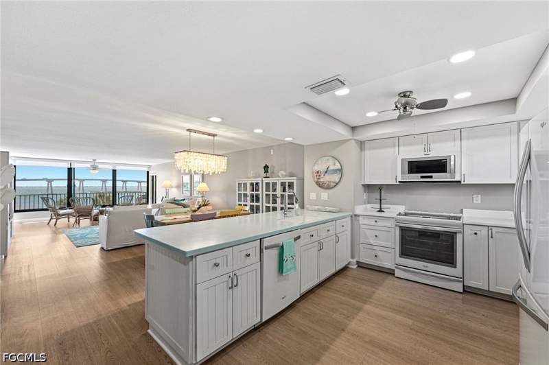 2 bedroom Condominium at 15010 Punta Rassa Rd 302, Punta Rassa, Fort Myers — photo 5