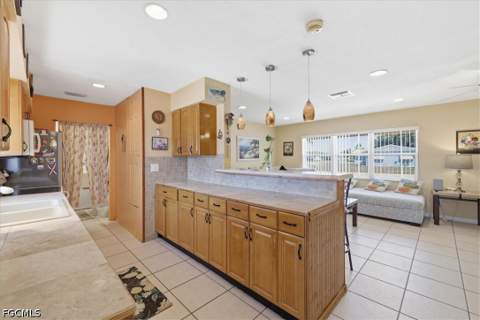 1524 Markdale St E, Lehigh Acres FL - photo 10 of 31