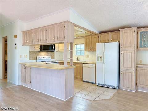 332 Imperial Wilder Blvd 332, Naples FL - photo 17 of 49