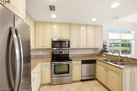13010 Pebblebrook Point Cir 101, Fort Myers FL - photo 6 of 24
