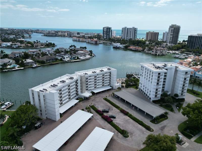 2 bedroom Condominium at 300 Park Shore Dr 1B, Pelican Point, Naples — photo 2