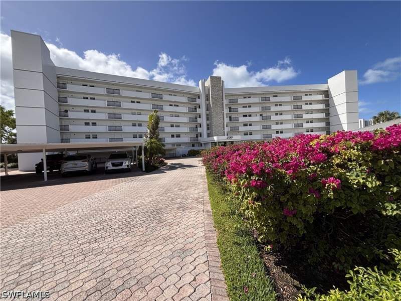 2 bedroom Condominium at 300 Park Shore Dr 1B, Pelican Point, Naples — photo 5