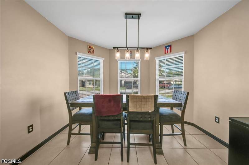 3 bedroom SingleFamilyResidence at 10549 Canal Brook Ln, Lehigh Acres, Lehigh Acres — photo 4