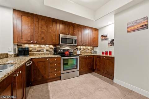 1035 Sandpiper St F-104, Naples FL - photo 6 of 24