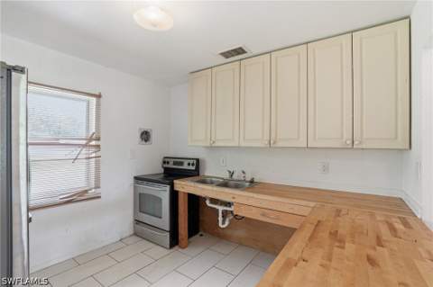 78 Victoria Dr, North Fort Myers FL - photo 9 of 24