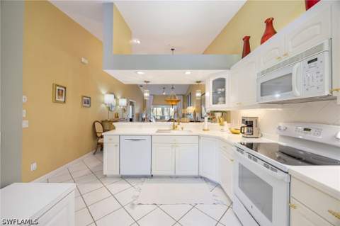 6680 Beach Resort Dr 1206, Naples FL - photo 8 of 29