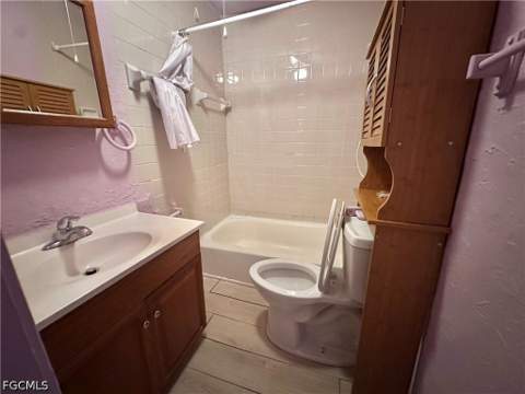 4428 Bessie Ave, Fort Myers FL - photo 10 of 21