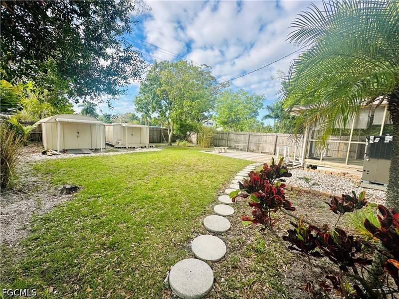 2 bedroom SingleFamilyResidence at 4428 Bessie Ave, Fort Myers, Fort Myers — photo 3