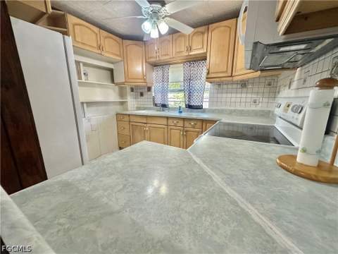 4428 Bessie Ave, Fort Myers FL - photo 6 of 21