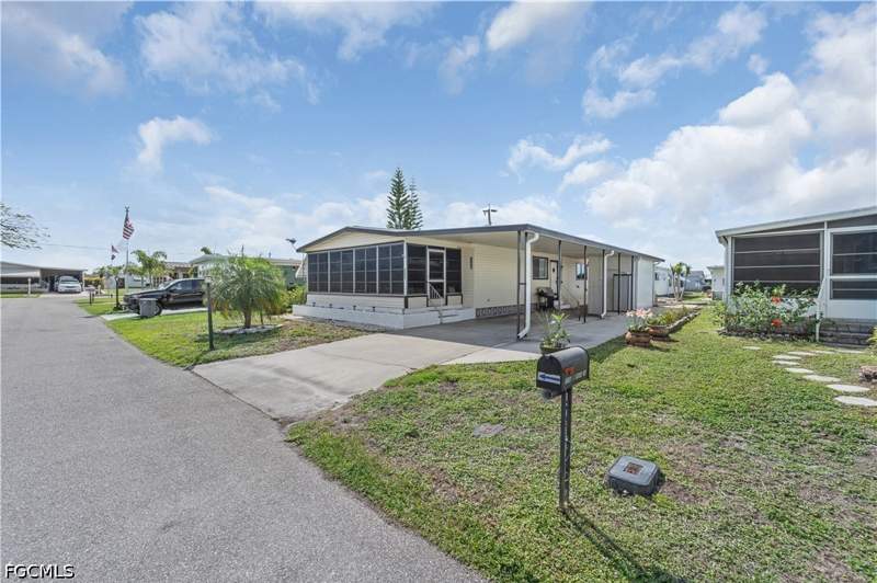 2 bedroom ManufacturedHome at 5506 Harbor Ln, Old Bridge Village, North Fort Myers — photo 5