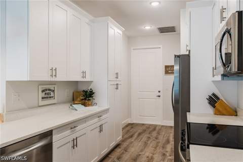 908 Hibiscus Ave, Lehigh Acres FL - photo 11 of 47