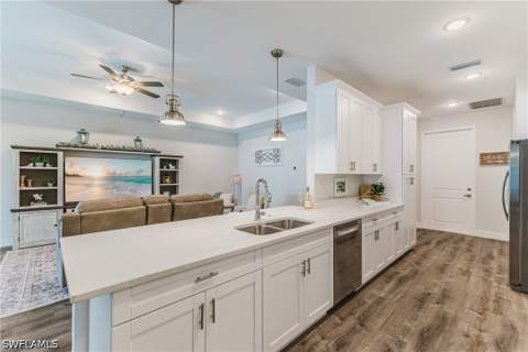 908 Hibiscus Ave, Lehigh Acres FL - photo 12 of 47