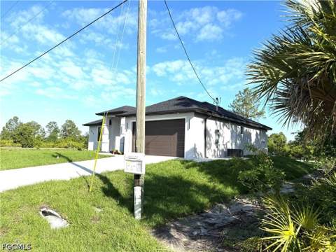 803 Newell St E, Lehigh Acres FL - photo 6 of 22