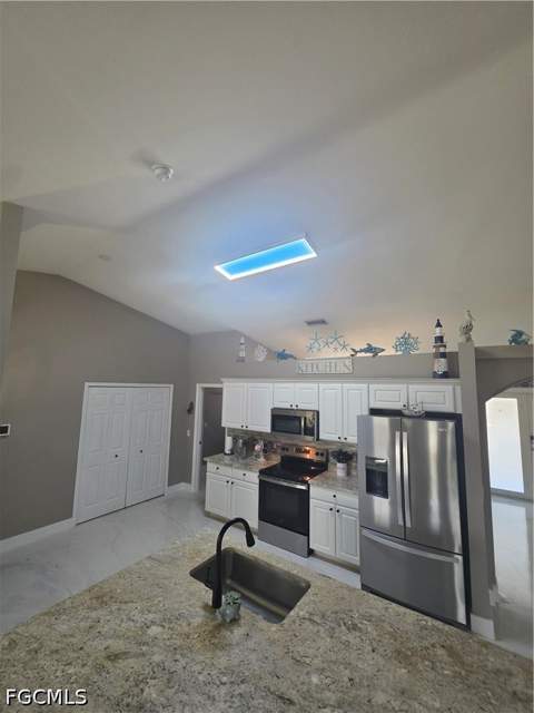 410 NW 11th Ter, Cape Coral FL - photo 11 of 39
